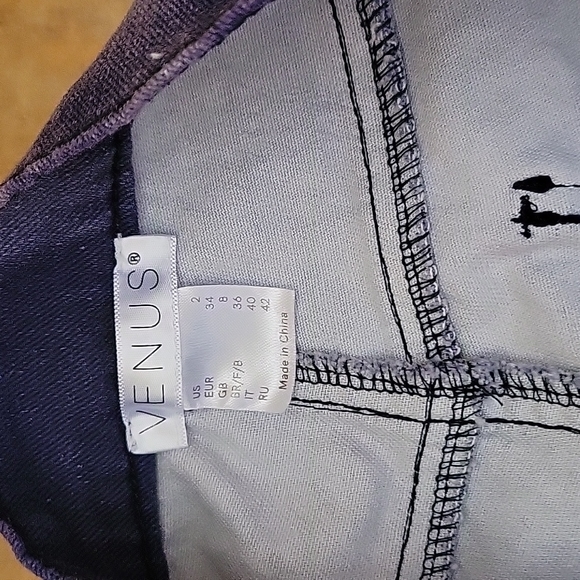 Venus Slim Fit Stretch Jeans Light Wash Light Pastel Floral Print Size 2 ladies - Picture 8 of 9